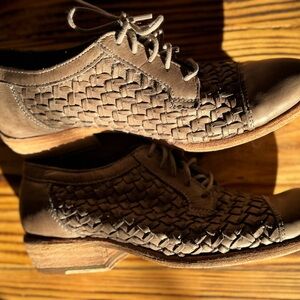 SOLD SOLD SOLD. 
Frye Women's Woven Leather Shoes - Brown
